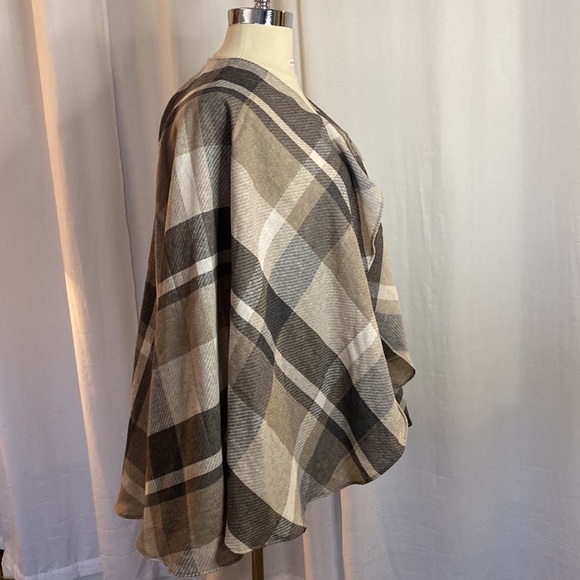 Plaid Cape Shawl - Picture 3 of 7